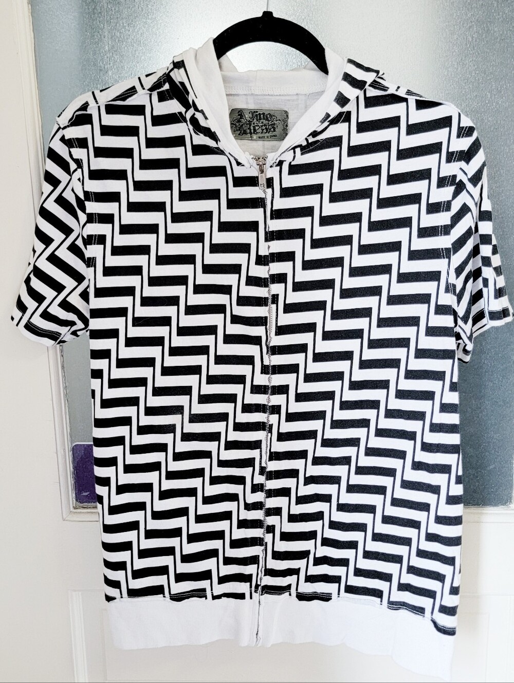 Black & White Zigzag Short-Sleeve Zip Hoodie - A Fine Mess- HOT TOPIC